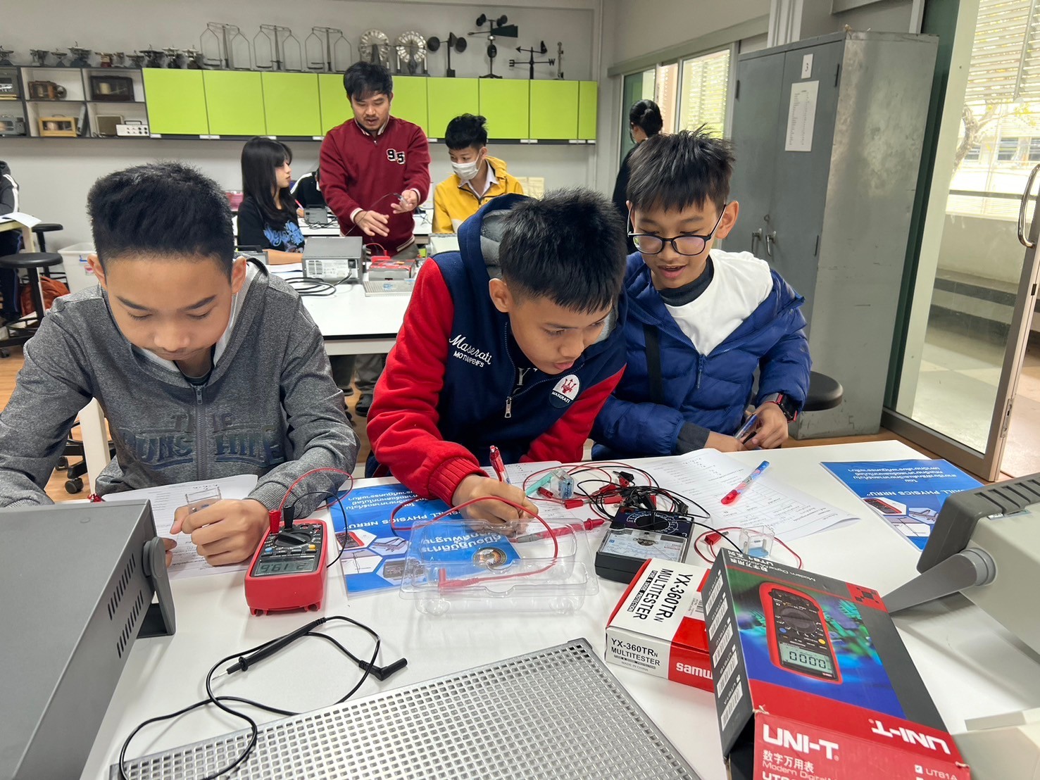 LINE_ALBUM_Upskill Physics_250114_137