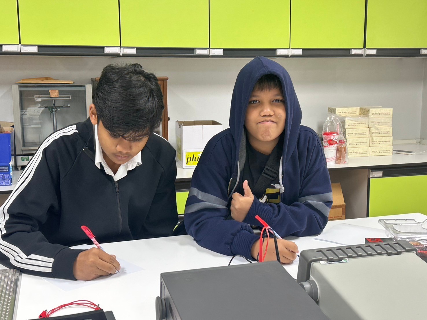 LINE_ALBUM_Upskill Physics_250114_14