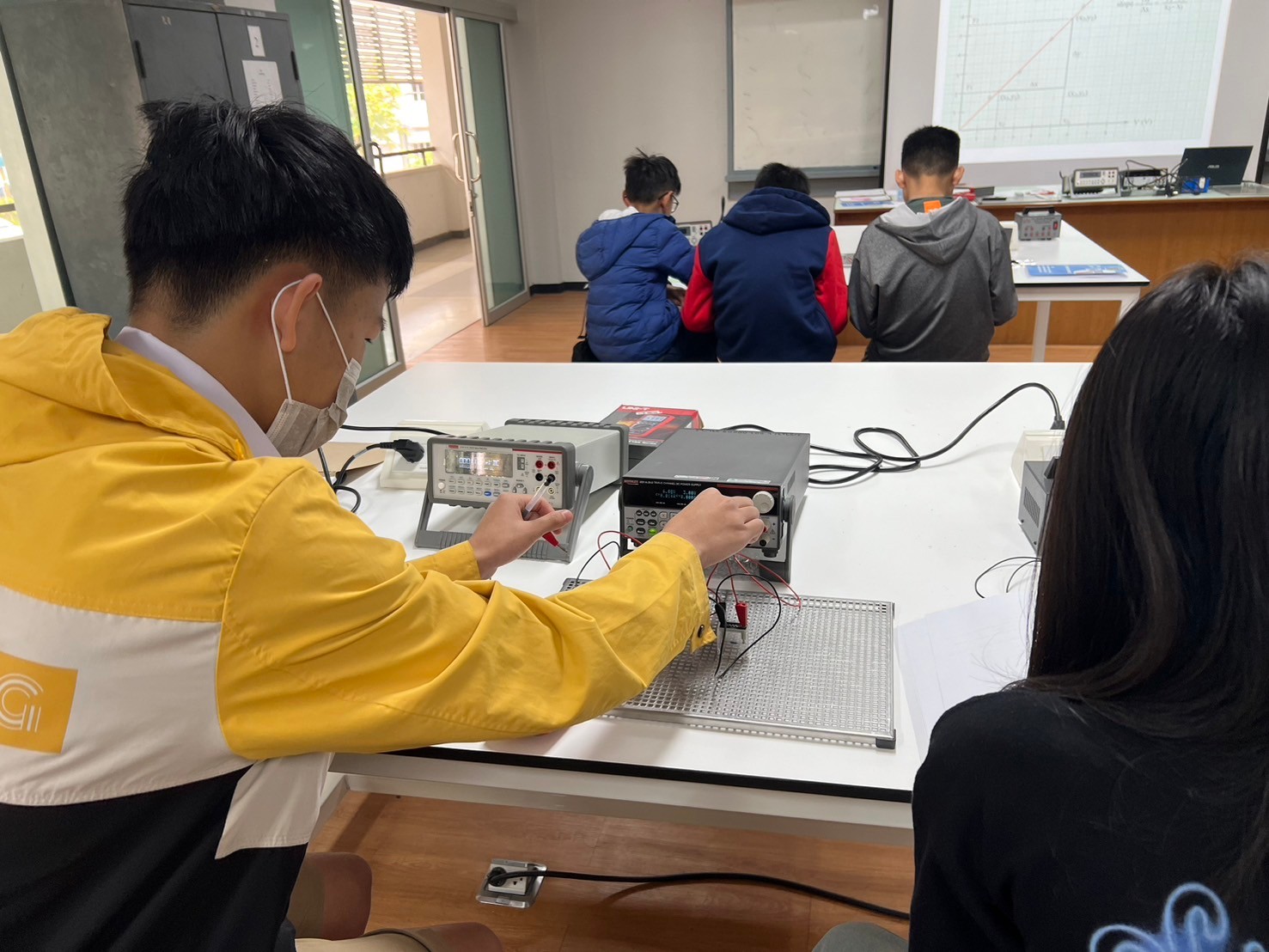 LINE_ALBUM_Upskill Physics_250114_144