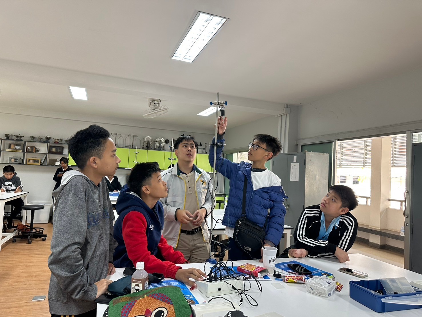 LINE_ALBUM_Upskill Physics_250114_217