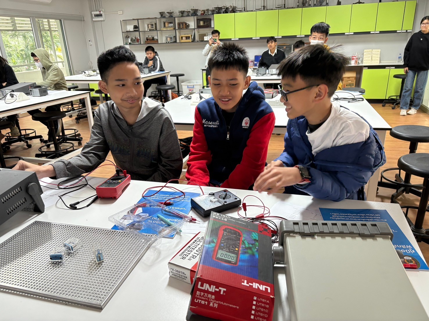 LINE_ALBUM_Upskill Physics_250114_37