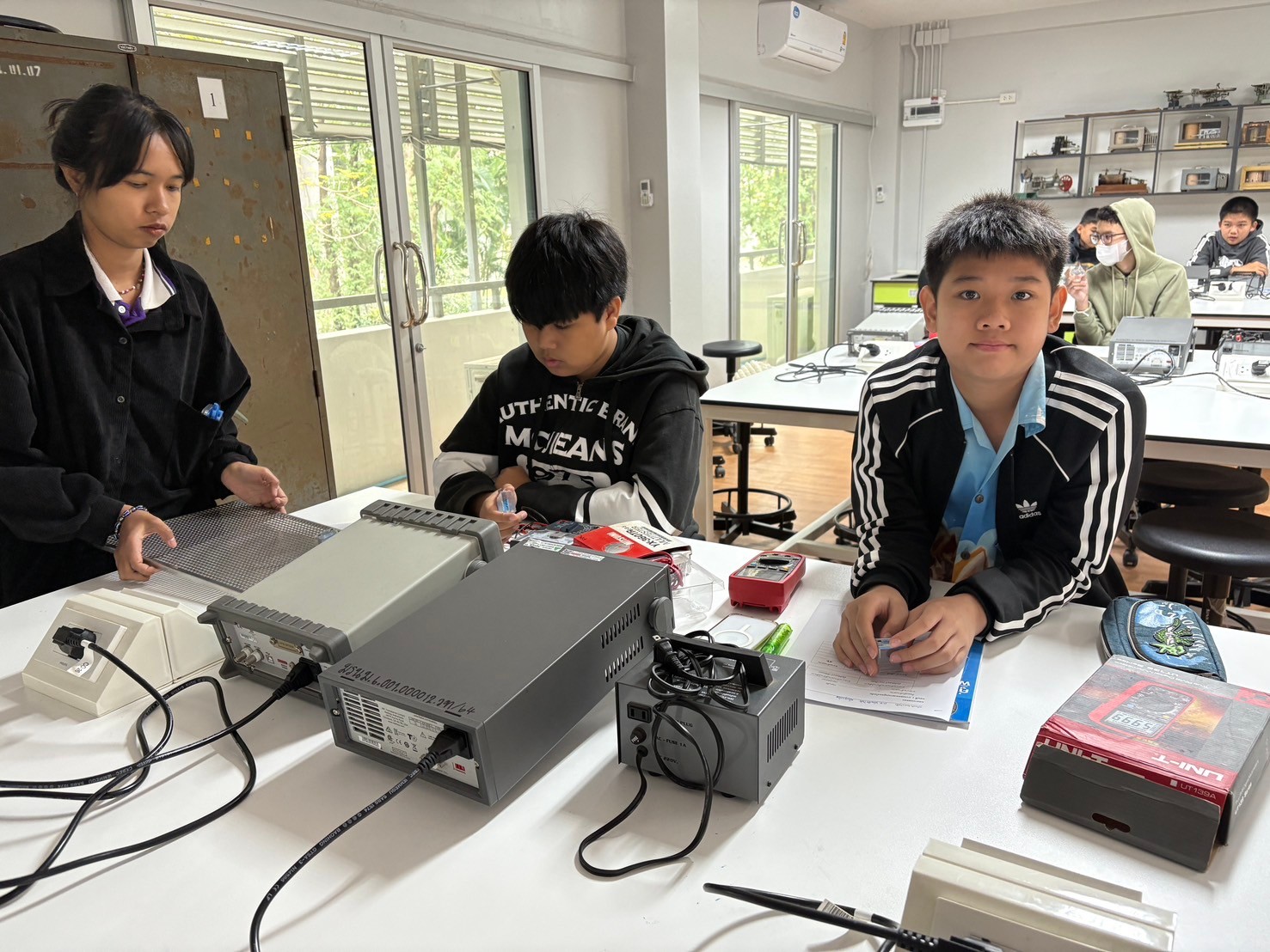 LINE_ALBUM_Upskill Physics_250114_44