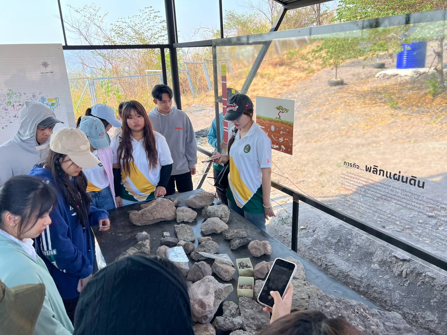 LINE_ALBUM_ดูงานบรรพชีวิน2568_250409_203