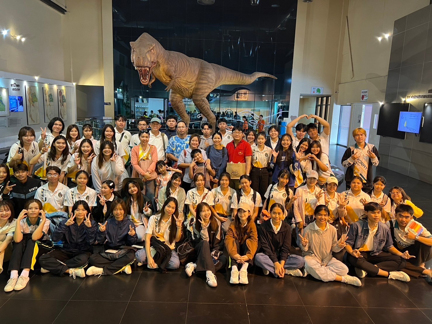 LINE_ALBUM_ดูงานบรรพชีวิน2568_250409_296